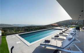 Awesome Home In Jarebinjak With Wifi
